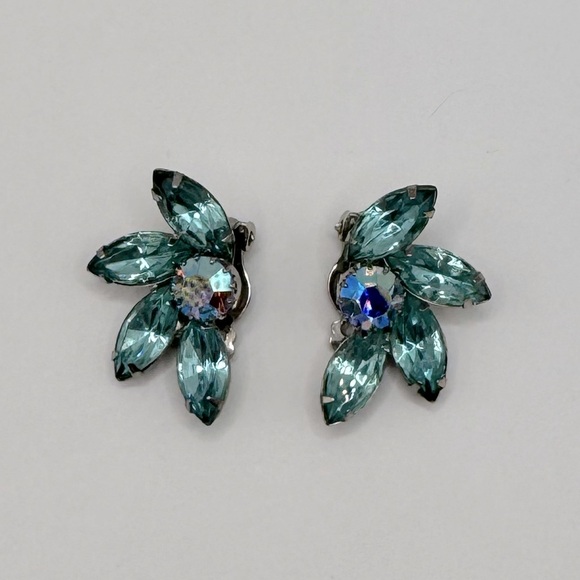 VINTAGE Aurora Borealis Crystal Clip-On Earrings - Picture 6 of 12